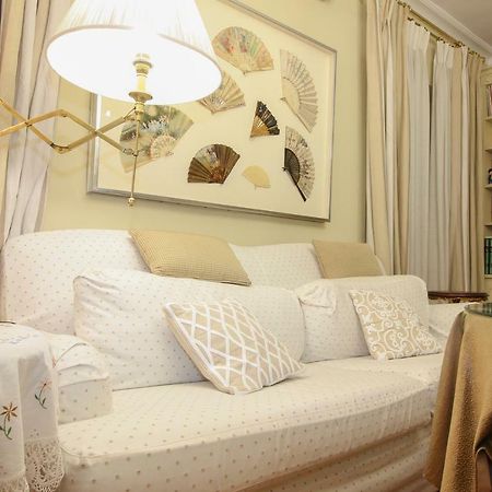 Apartamento La feria Apartment Sevilla Bagian luar foto
