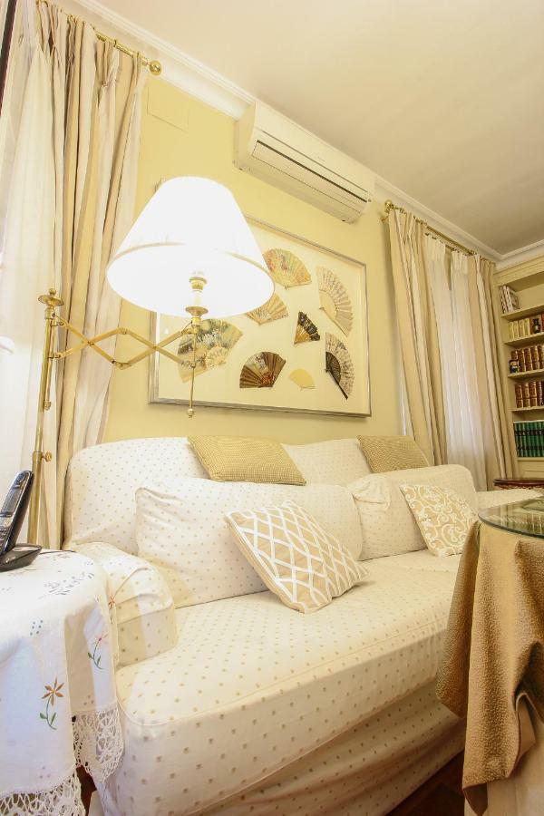 Apartamento La feria Apartment Sevilla Bagian luar foto