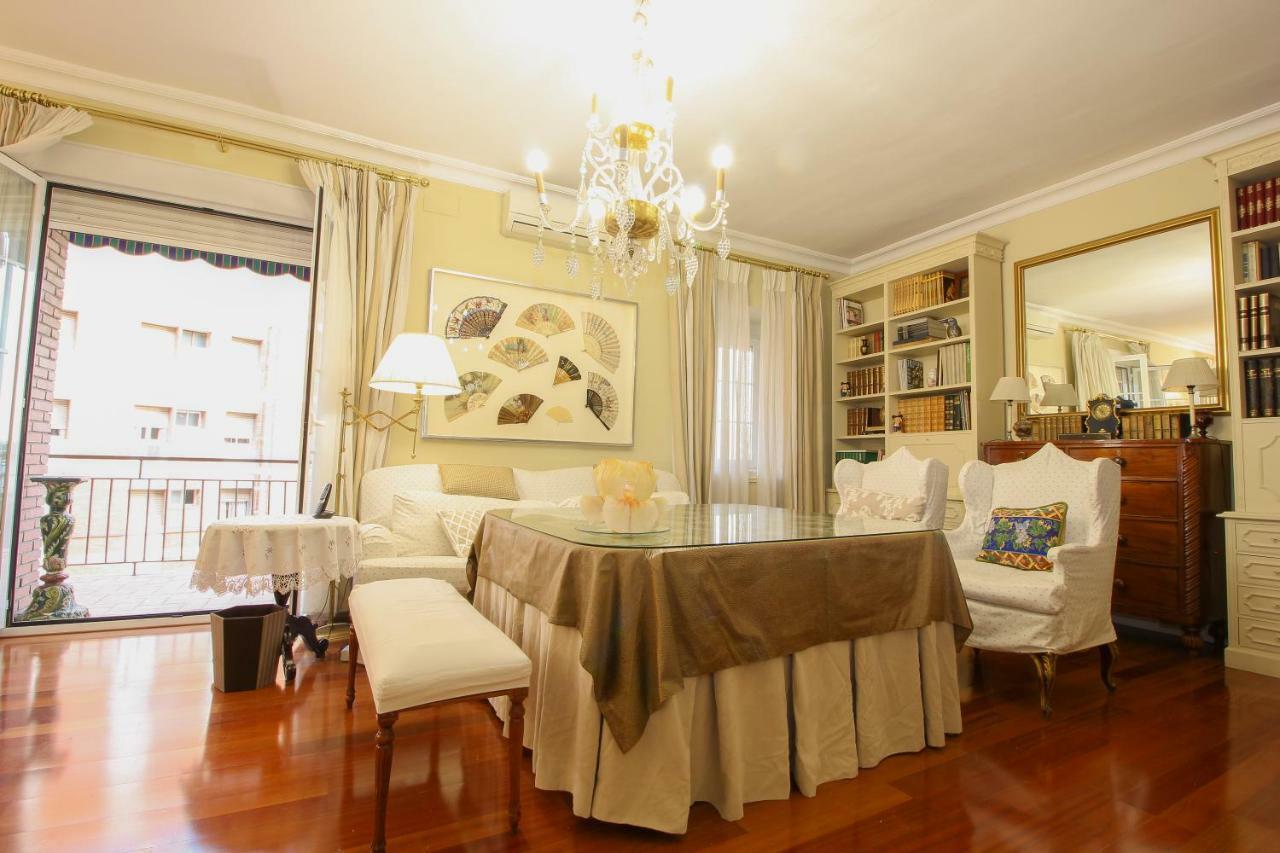 Apartamento La feria Apartment Sevilla Bagian luar foto