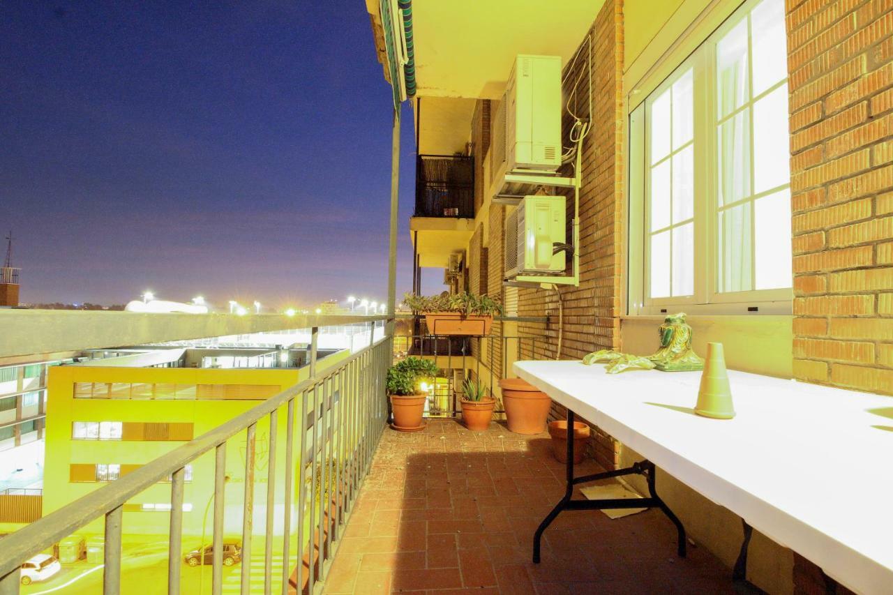 Apartamento La feria Apartment Sevilla Bagian luar foto