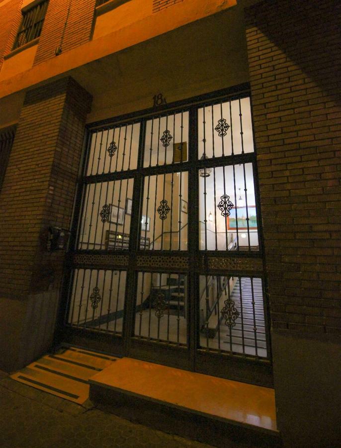 Apartamento La feria Apartment Sevilla Bagian luar foto
