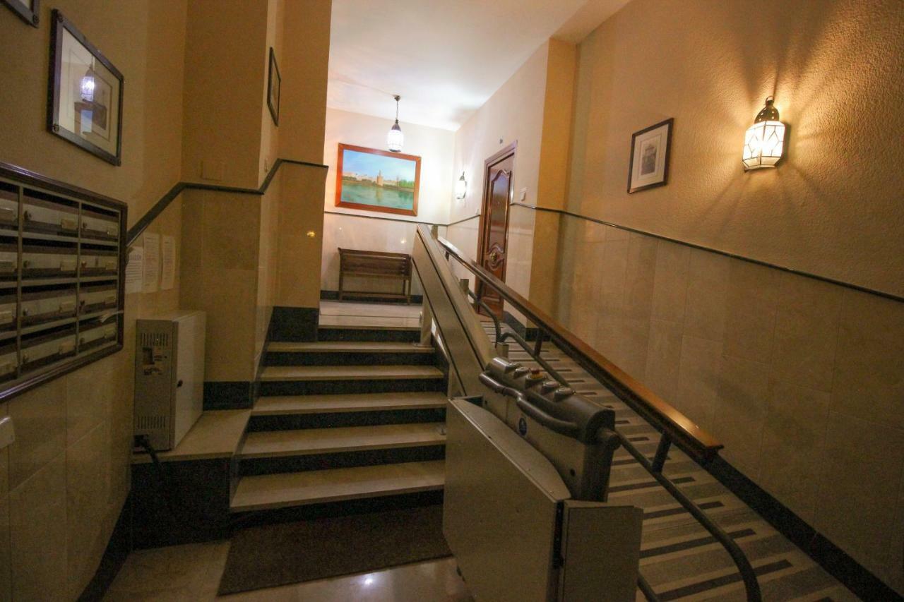 Apartamento La feria Apartment Sevilla Bagian luar foto