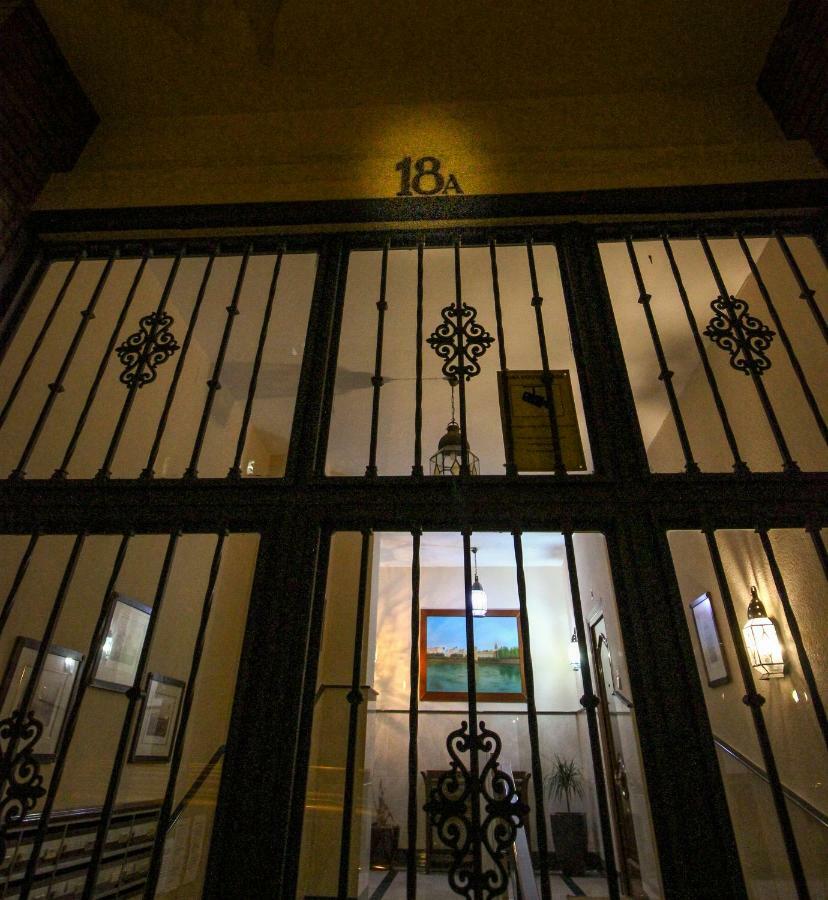 Apartamento La feria Apartment Sevilla Bagian luar foto