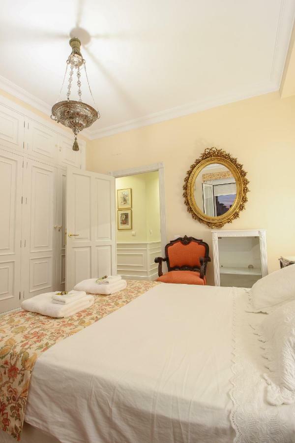 Apartamento La feria Apartment Sevilla Bagian luar foto