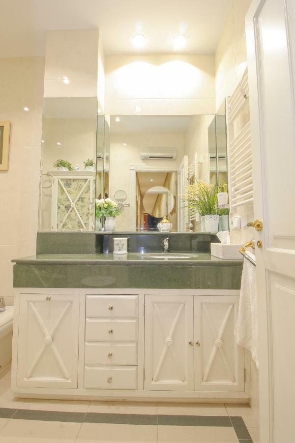 Apartamento La feria Apartment Sevilla Bagian luar foto